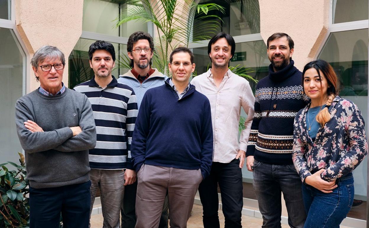 El equipo de investigadores de la UGR y el IAA que ha realizado este trabajo.