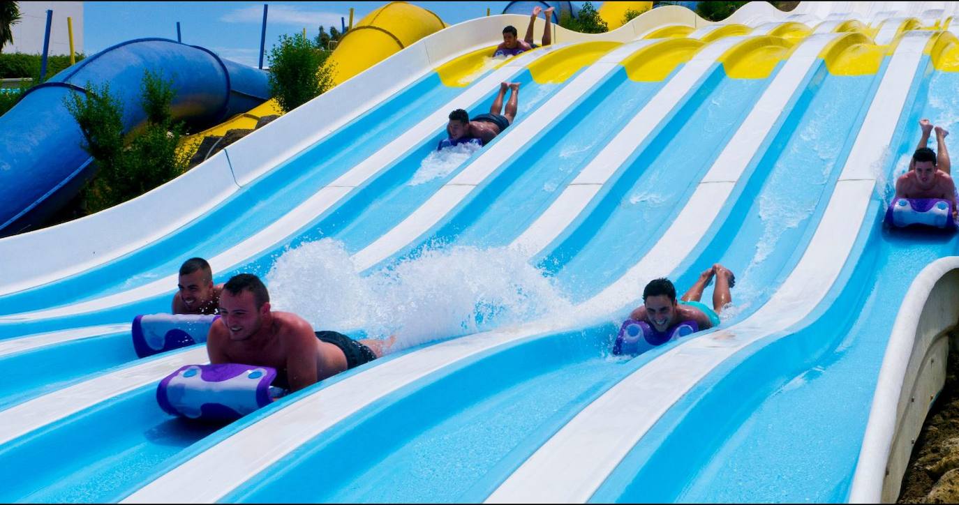 9. Parque Acuático Aquavelis (Torre del Mar, Málaga)