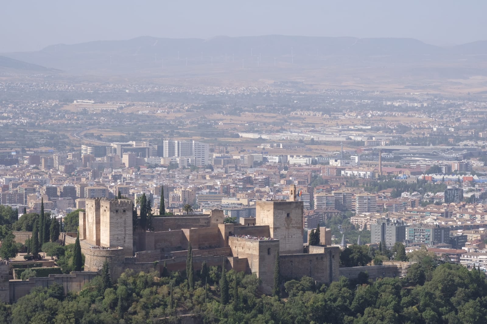 El aire de baja calidad es cada vez más habitual en Granada.