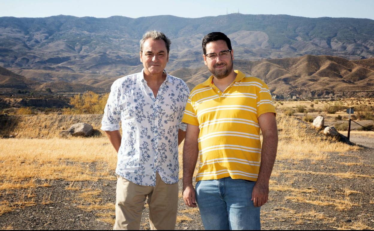 El nuevo director de Almería Western Film Festival (AWFF) con el alcalde de Tabernas, José Díaz. 