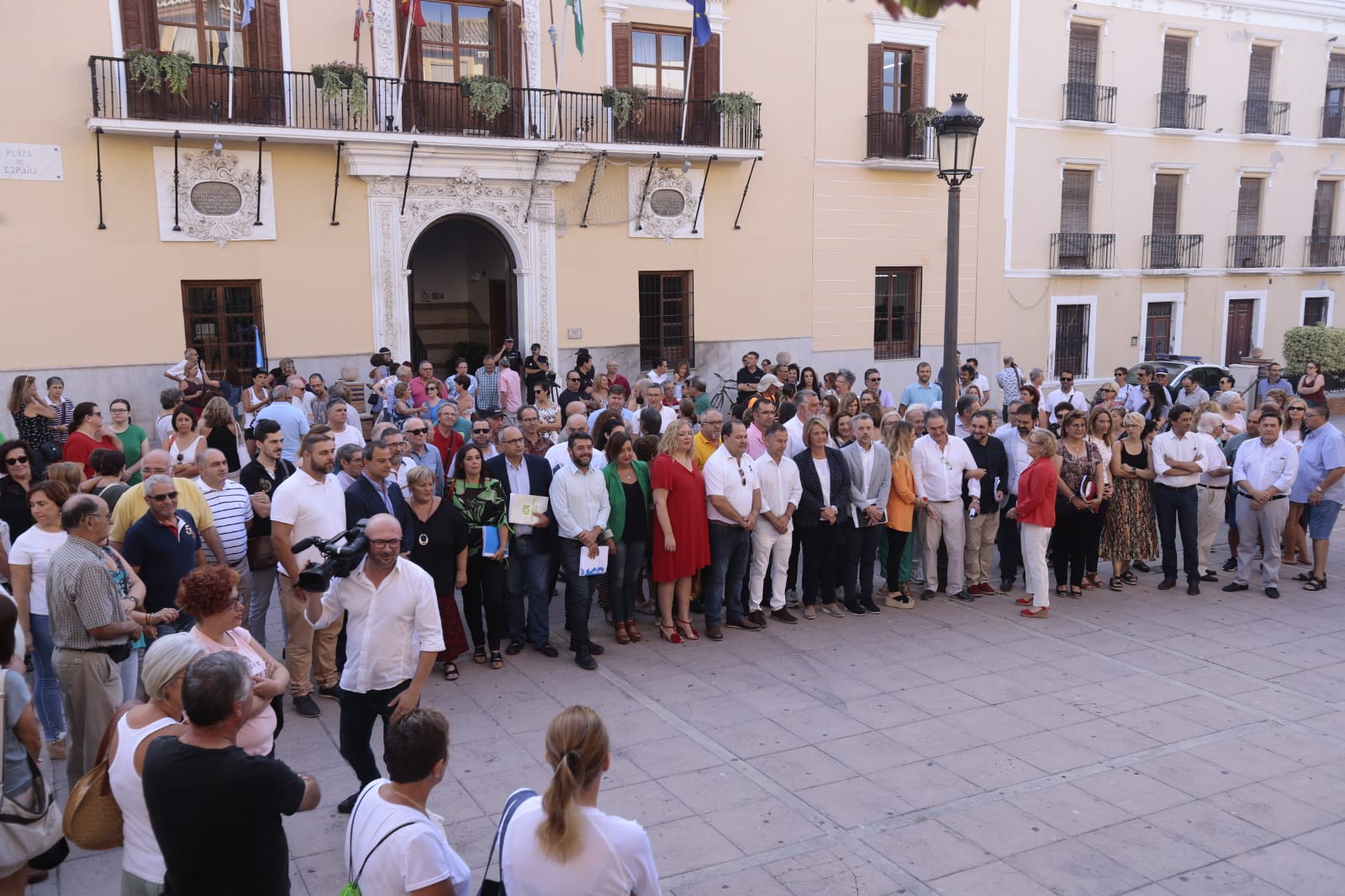 Fotos: Motrileños y visitantes se plantan contra la prohibición de aparcar en la arena