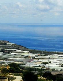 Imagen secundaria 2 - La sierra de Lújar retiene las nubes que entran desde el mar | Cortijo Alcántara | la costa tropical oriental desde el Conjuro 