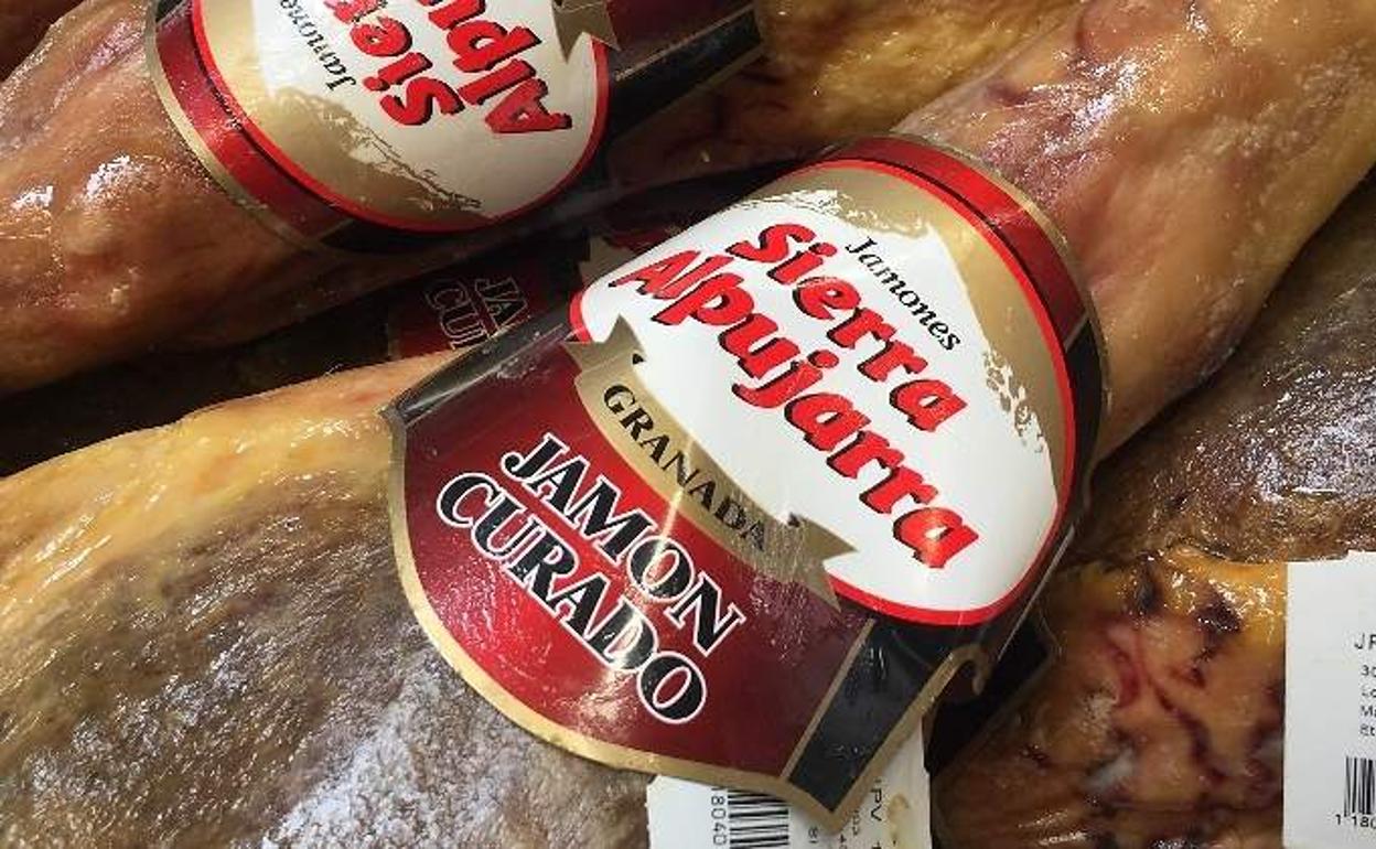 La estafa del jamón de un proveedor de Carrefour: jamones polacos como si fueran de la Alpujarra (Granada)