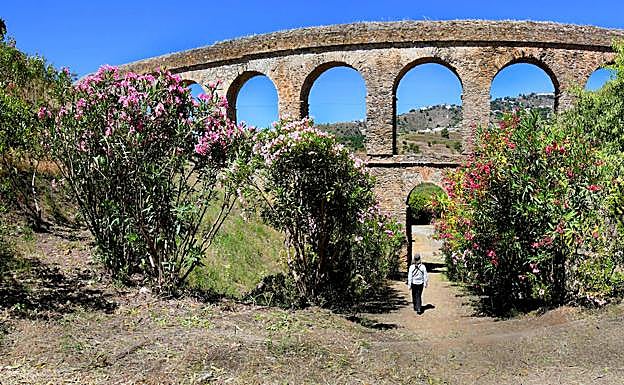 Acueducto romano de Almuñécar. .