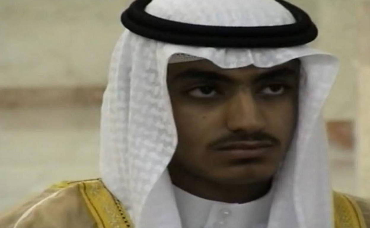 Hamza bin Laden, hijo de Osama bin Laden, en una captura de un vídeo sin fechar facilitado por la CIA.