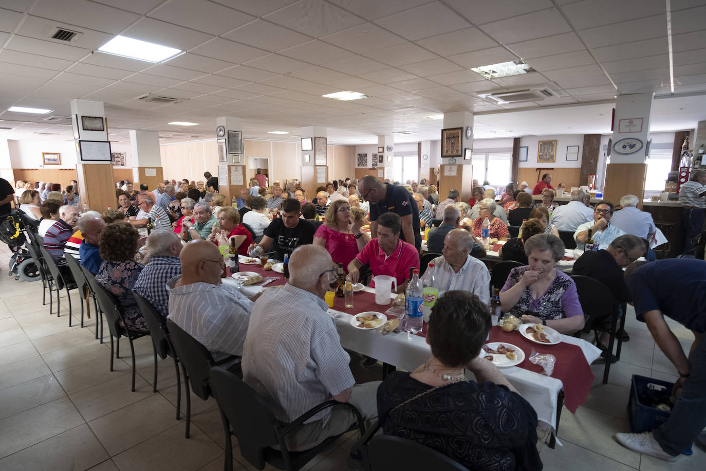 Albolote celebra su tradicional comida de homenaje a los mayores