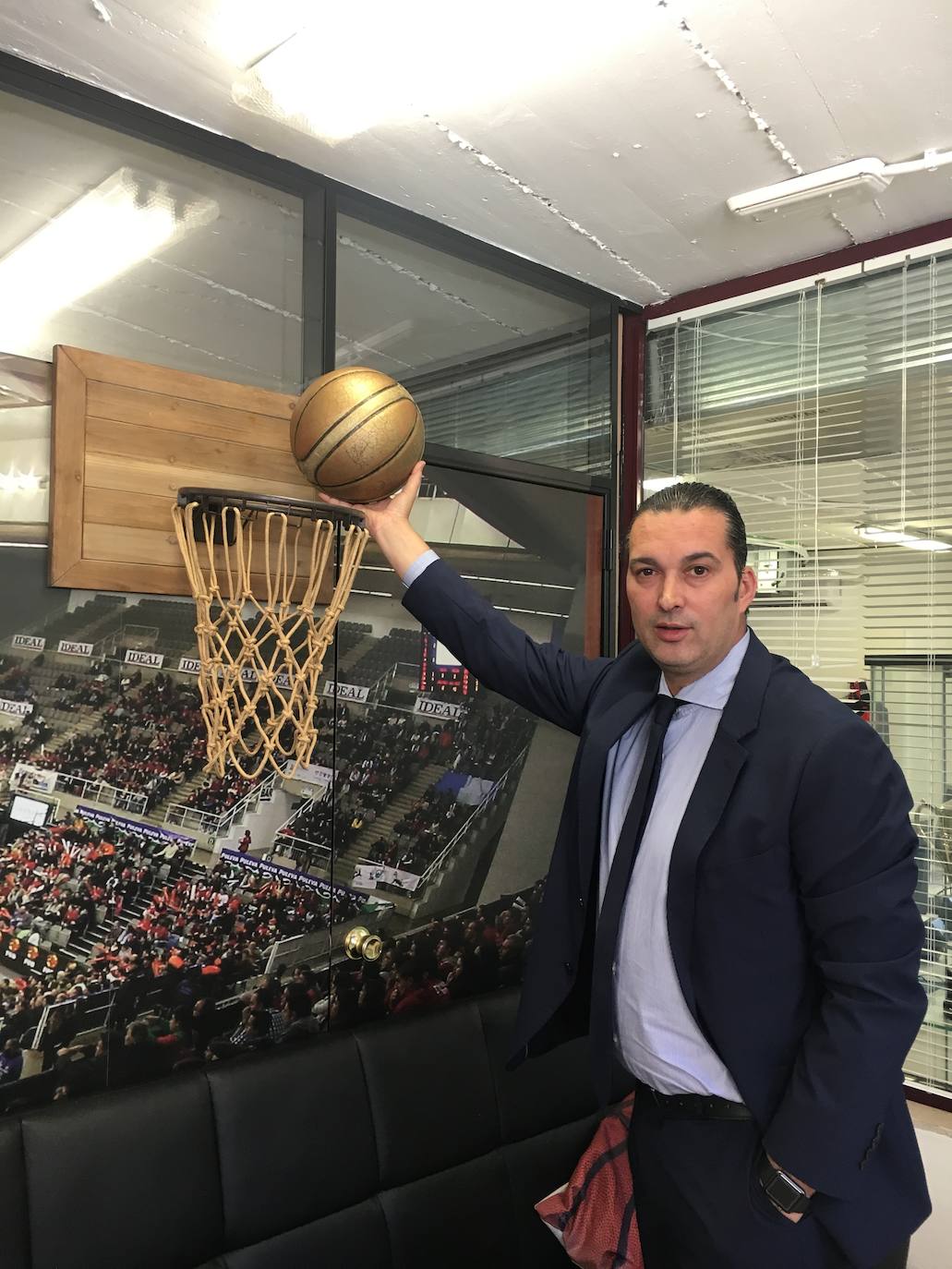 Fernández-Arenas quiere seguir metiendo canastas en pos de un baloncesto granadino que sueña con la ACB.