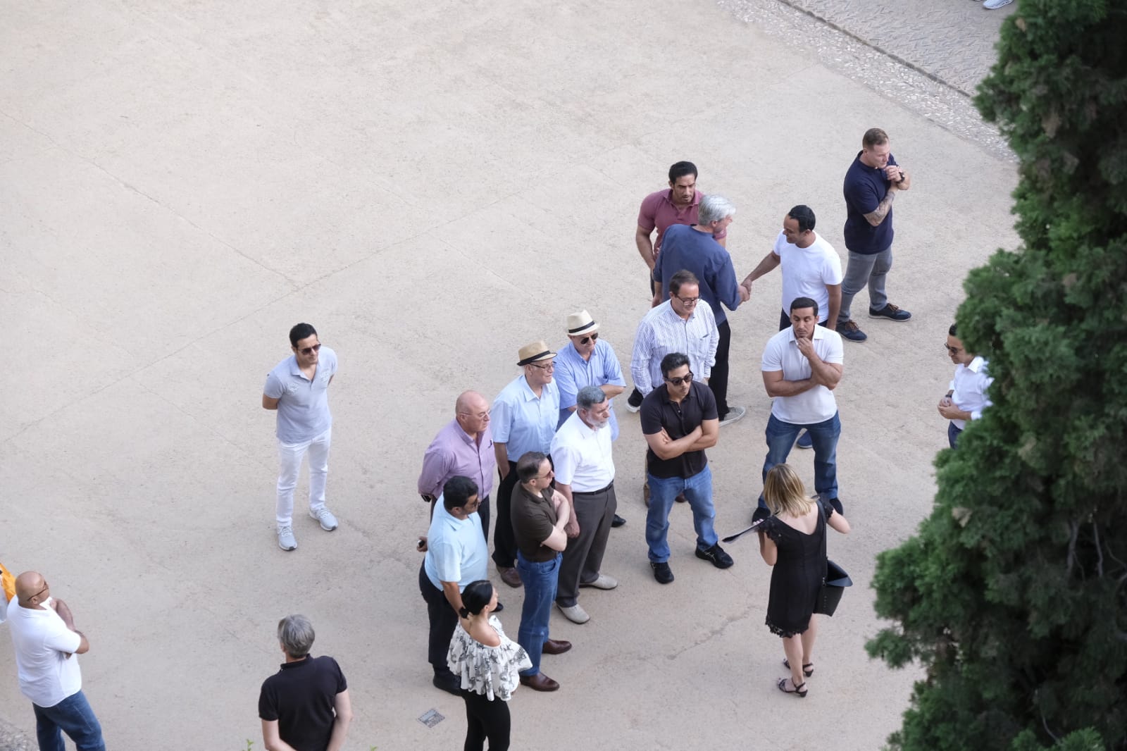 Mansour bin Zayed Al-Nahyan ha pasado por el Parador de Granada antes de realizar su visita guiada por el monumento nazarí