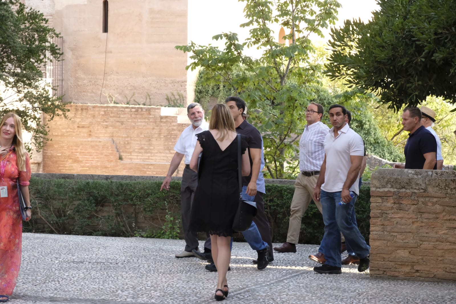 Mansour bin Zayed Al-Nahyan ha pasado por el Parador de Granada antes de realizar su visita guiada por el monumento nazarí