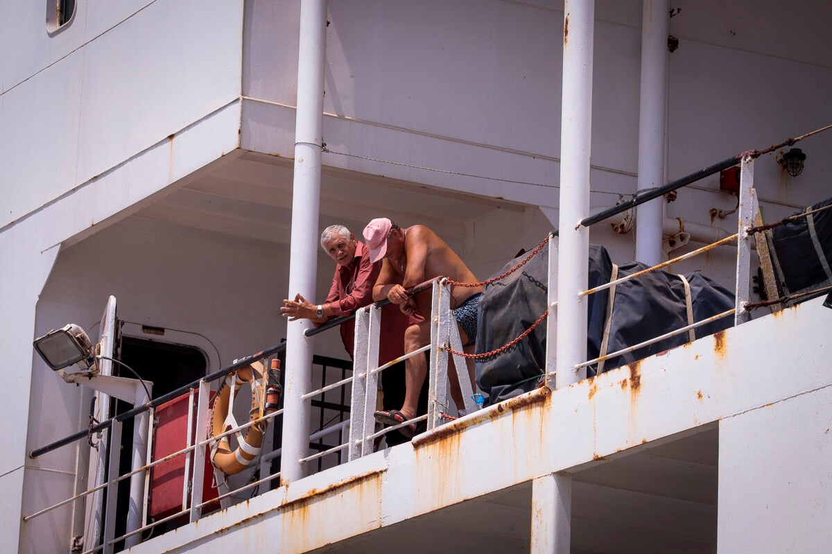 Fotos: Entramos en el barco ruso que lleva casi un año atracado en el puerto de Motril