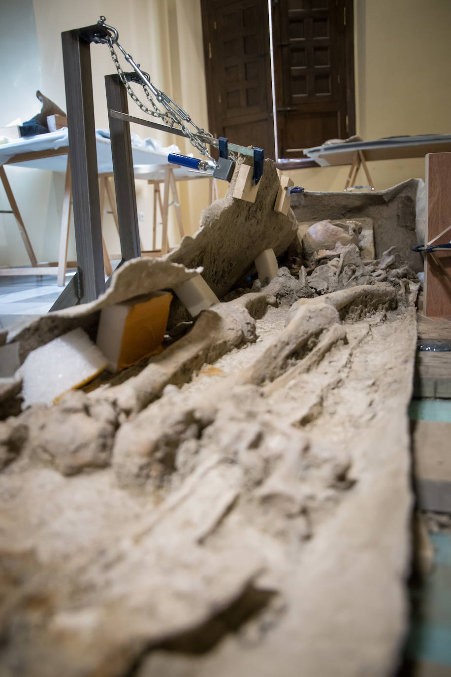 Fotos: Descubrimos el contenido del sarcófago de Granada: el romano que había dentro