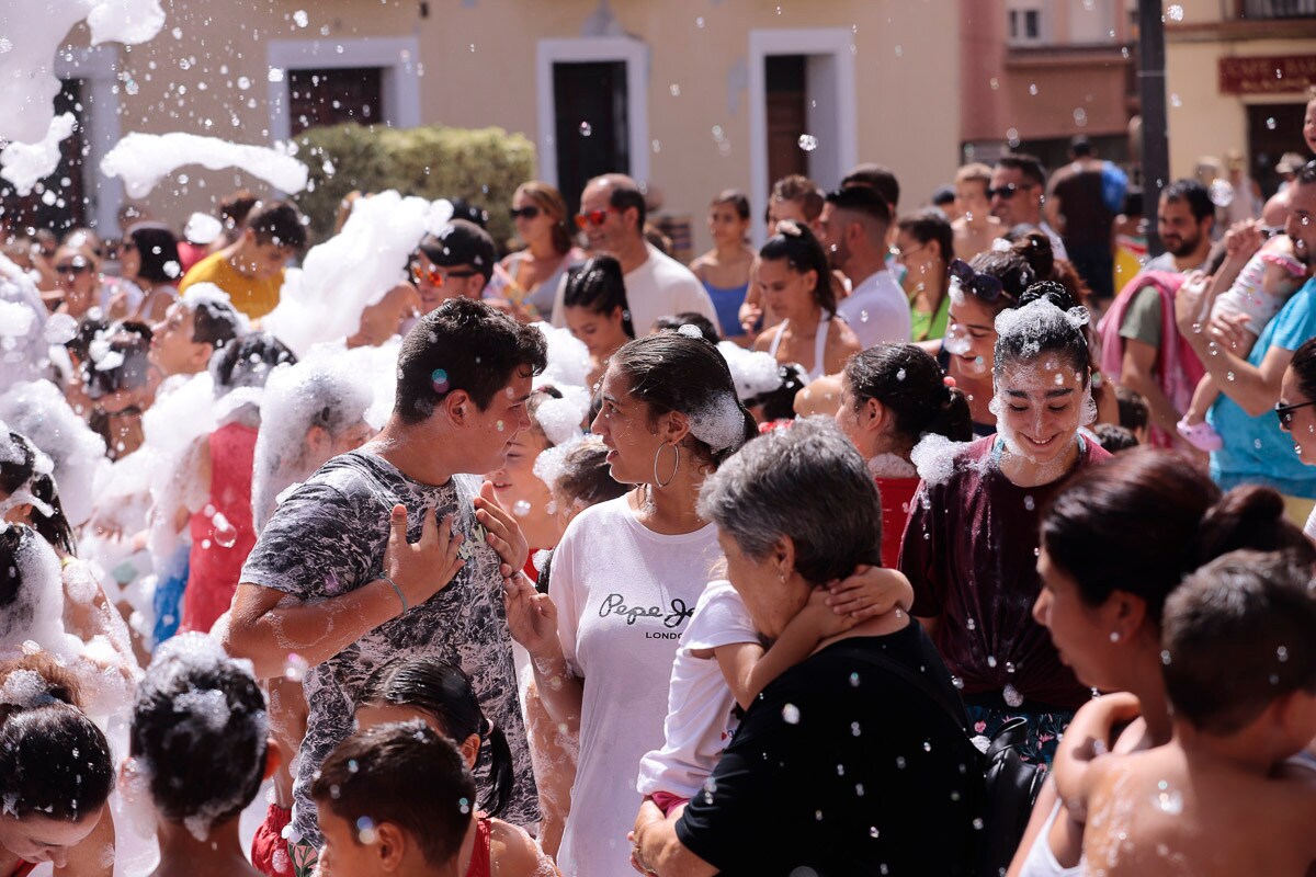 Diversión y agua para refrescar los festejos de la costa motrileña.