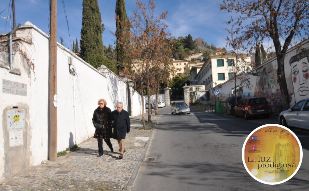 5. Cuesta del Caidero y Realejo: en 2003 se estrenó la película 'La Luz Prodigiosa' de Miguel Hermoso, que ahonda en la figura de Lorca y su relación con la ciudad de Granada. Entre los rincones de la capital que muestra la cinta se encuentra la conocida Cuesta del Caidero.