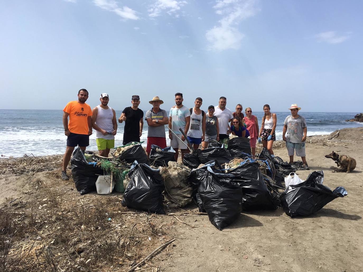 La batida de limpieza ha tenido lugar en siete muniicpios. Los voluntarios han recogido cerca de cuatro toneladas de residuos