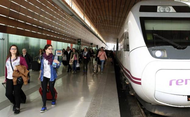 Renfe cancela 277 trenes por la huelga, en pleno puente de agosto