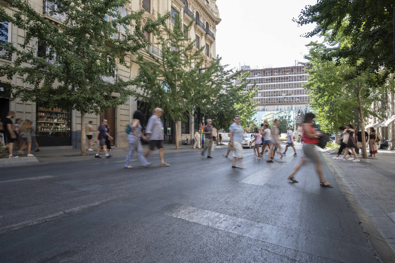 En este cruce en Gran Vía, la pintura presenta falta de mantenimiento.