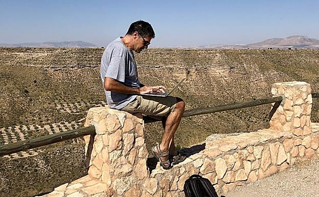 Imagen principal - Paisajes singulares en Gorafe. 