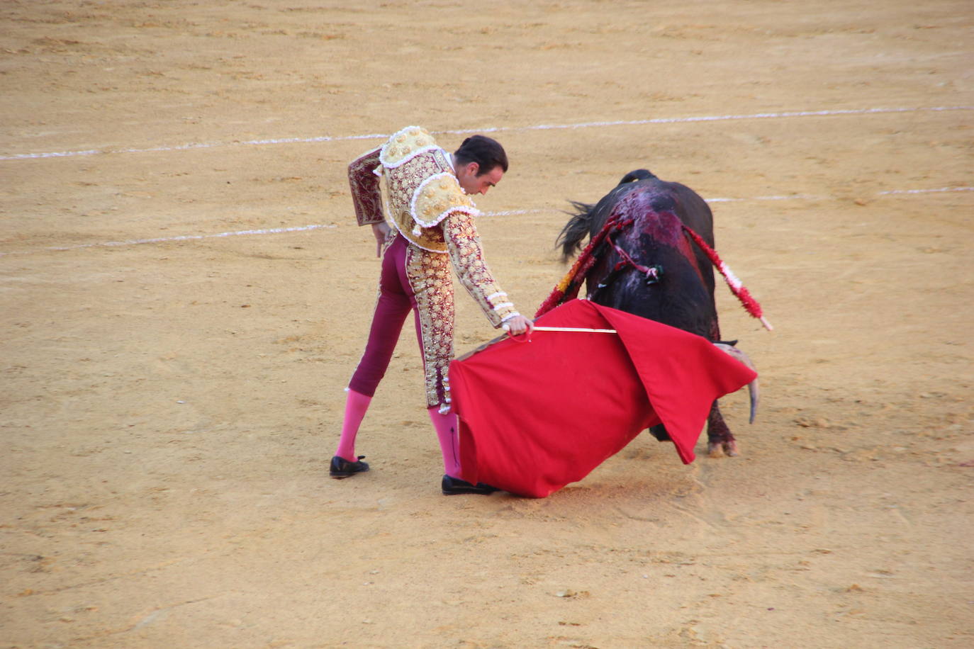 Fotos: La tarde de toros del lunes de Feria en Almería, foto a foto