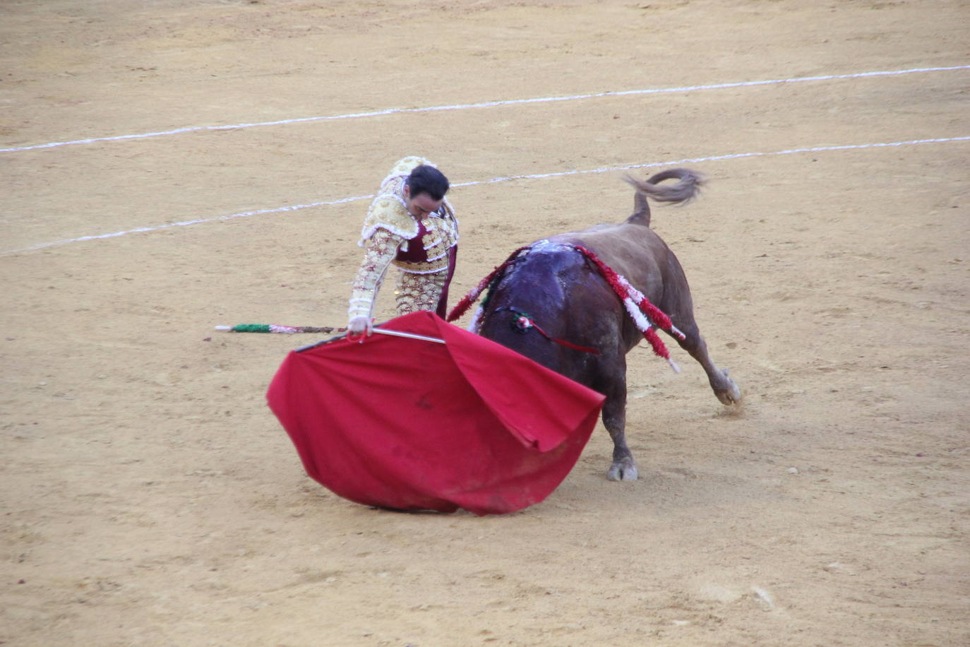 Fotos: La tarde de toros del lunes de Feria en Almería, foto a foto