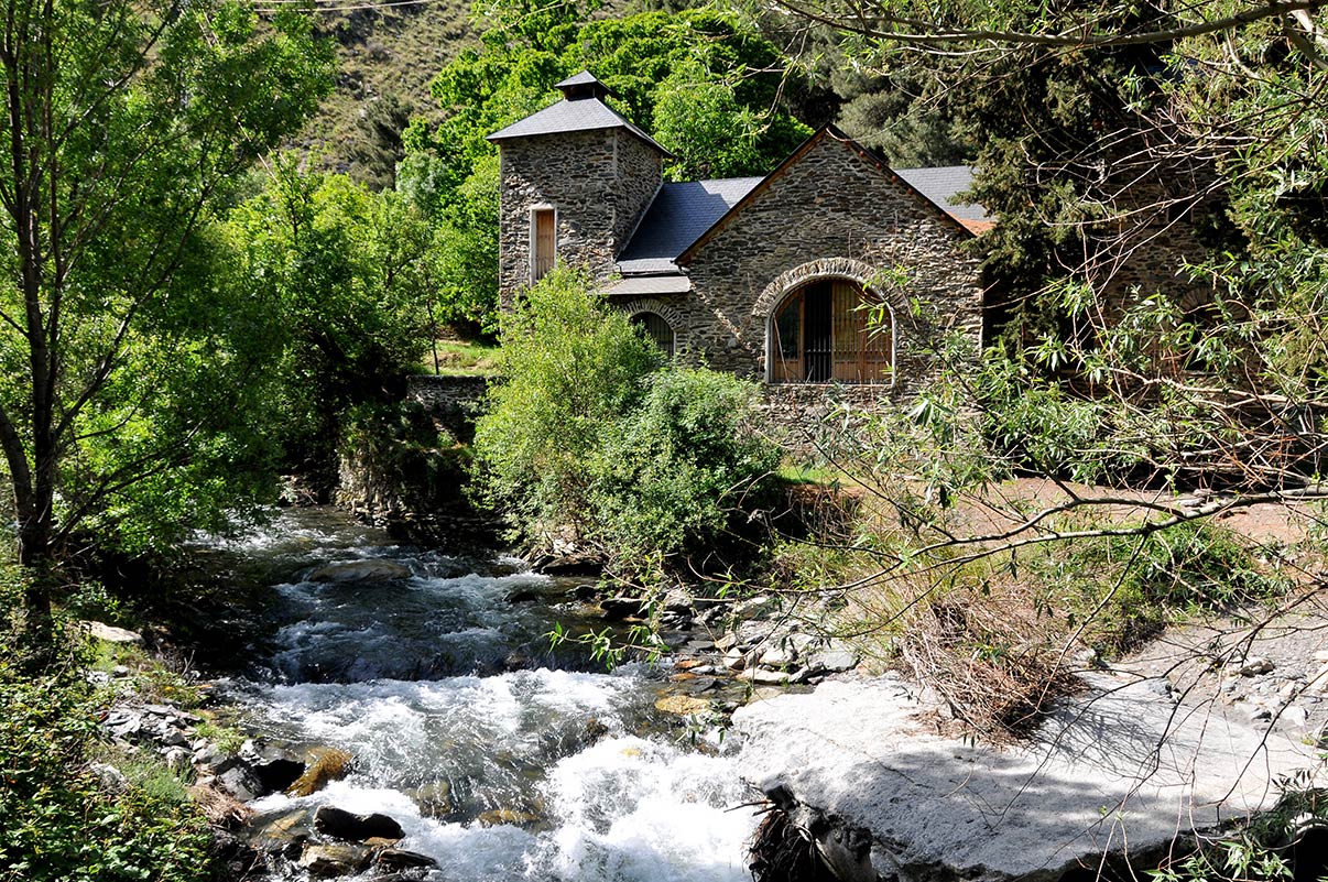 Estación del Charcon, río Genil. Elementos del paisaje y biodiversidad que se han convertido en la imagen más representativa de la montaña nevadense