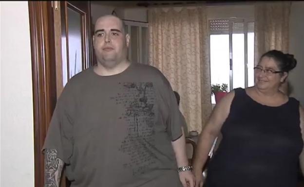 «Soy un milagro»: la nueva vida de Teo tras ser operado en Granada y perder 200 kilos
