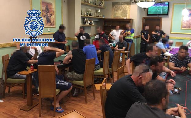 Desmantelan en Madrid un club clandestino para la celebración de torneos ilegales de póker