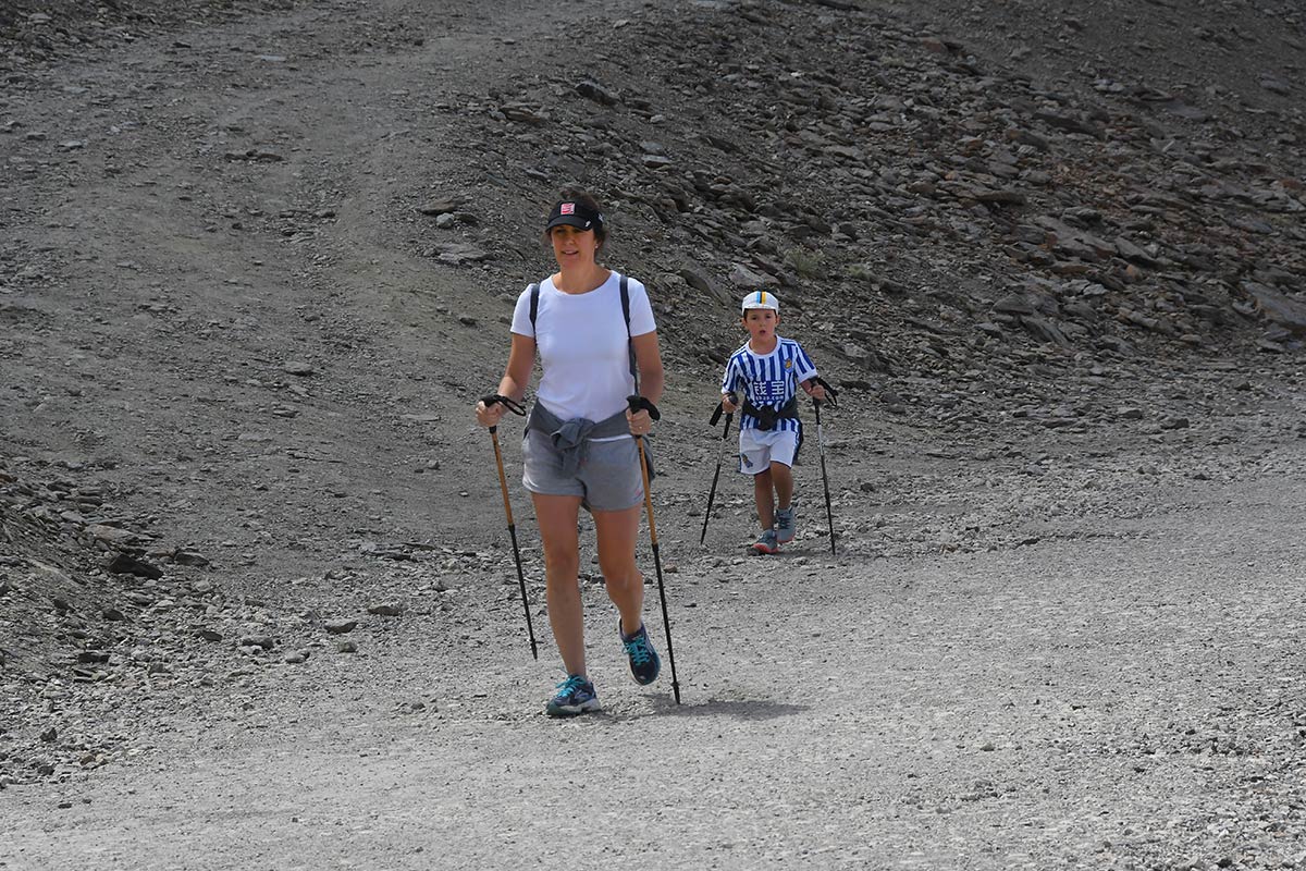 La segunda cima más alta de Sierra Nevada registra un creciente ir y venir de visitantes que alteran el equilibrio de un espacio natural frágil y único