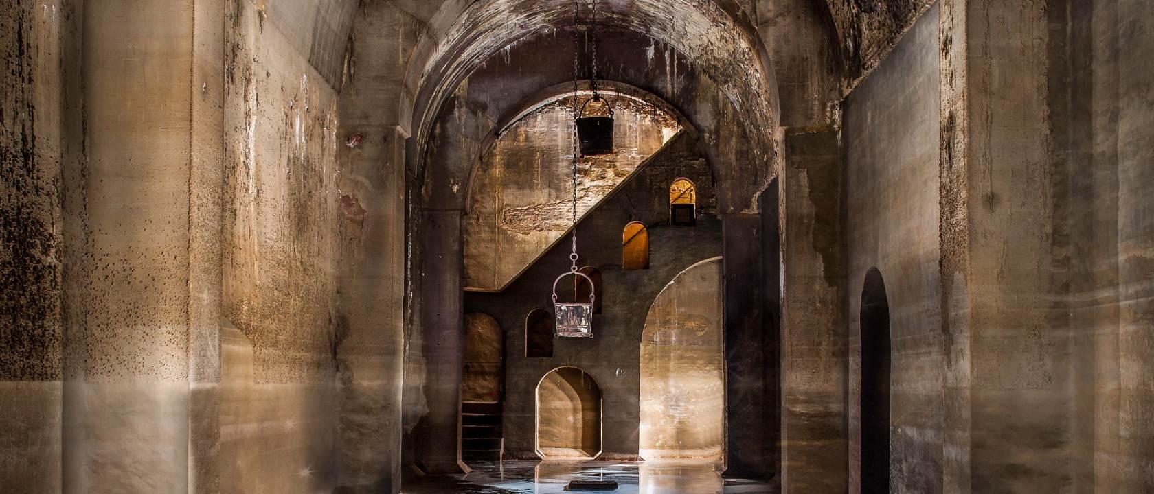 Los secretos de la Alhambra de Granada | Así son las mazmorras, aljibes y pasadizos secretos bajo el monumento  