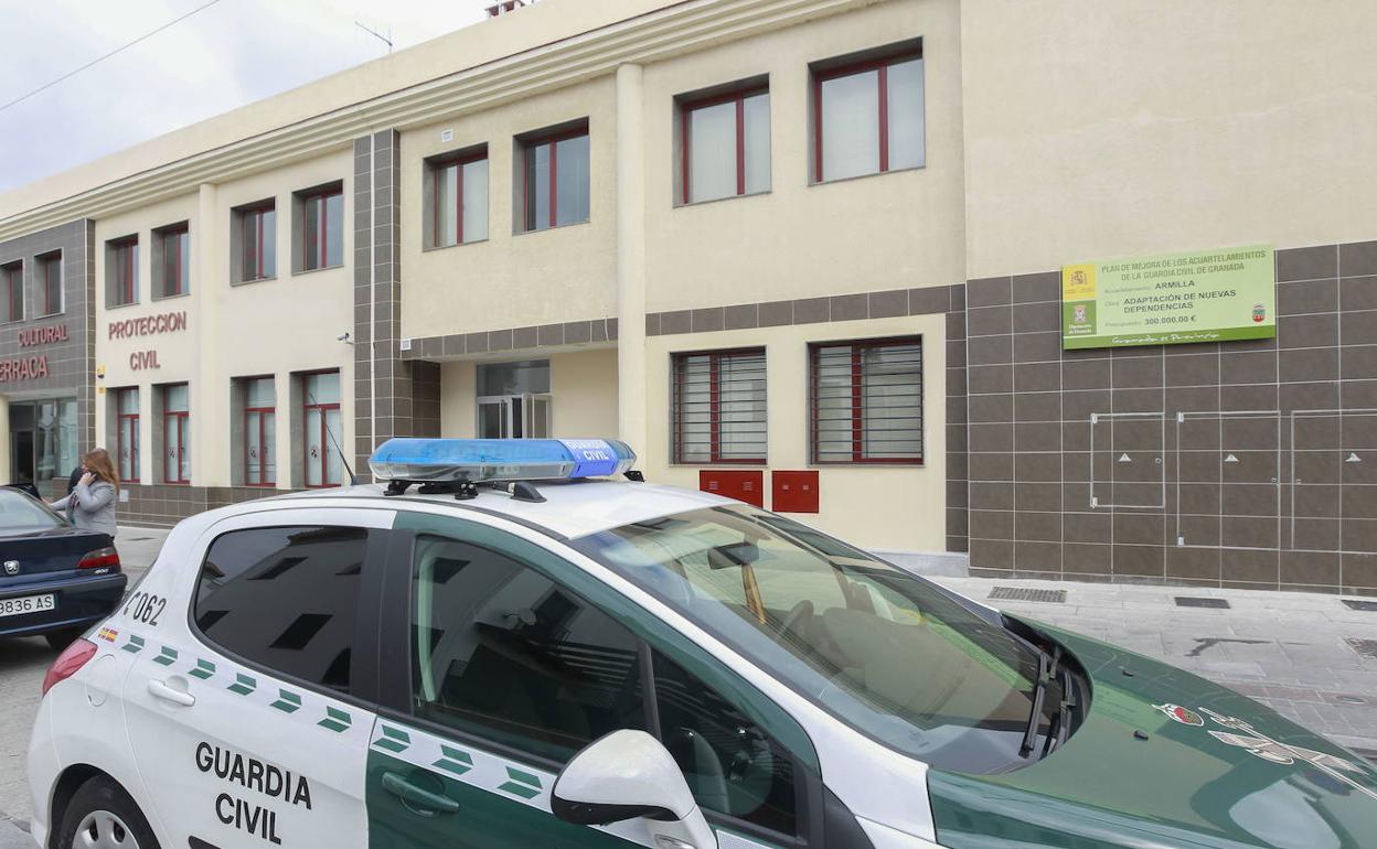 La chica puso el suceso en conocimiento de los agentes del cuartel de Armilla. 