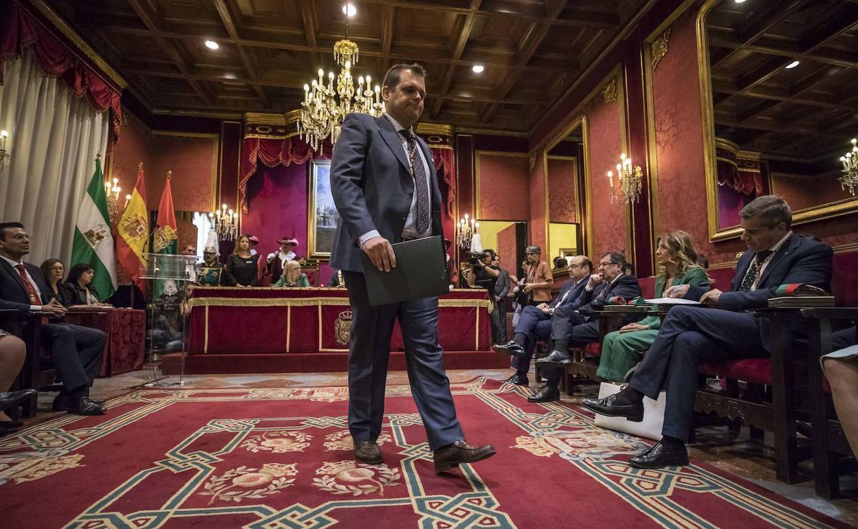 Onofre Miralles, durante el pleno de investidura de Luis Salvador.