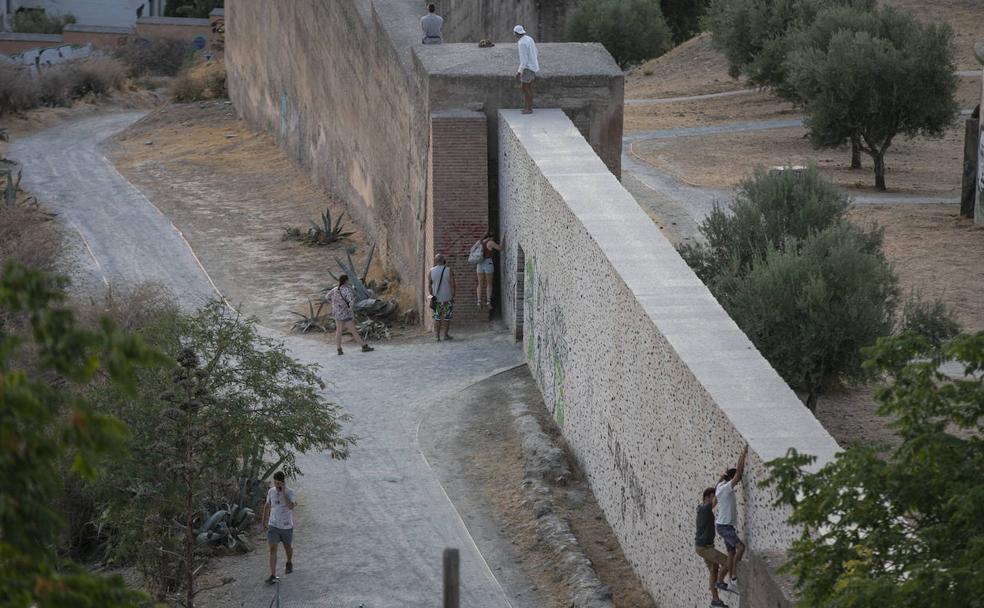 El Albaicín de Granada: botellones, ruido a horas intempestivas y menudeo