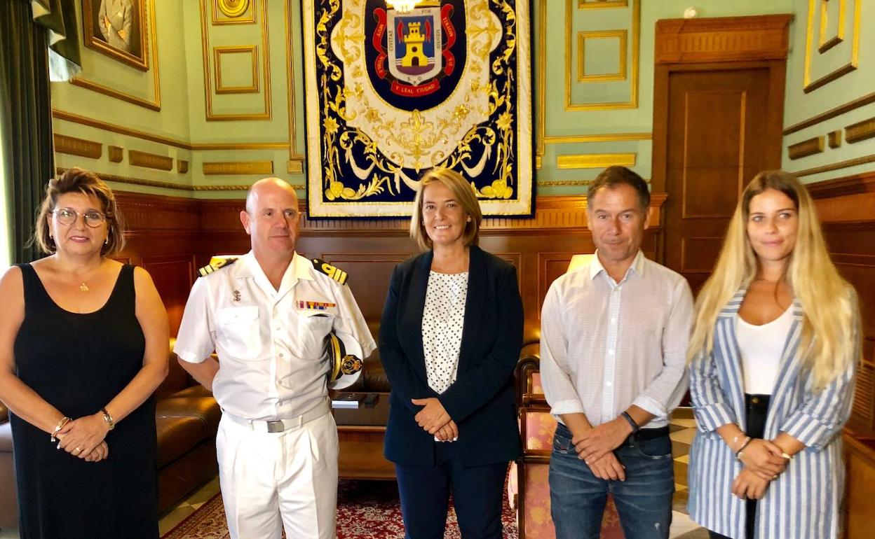 Motril recibe al nuevo comandante naval de Granada y Almería