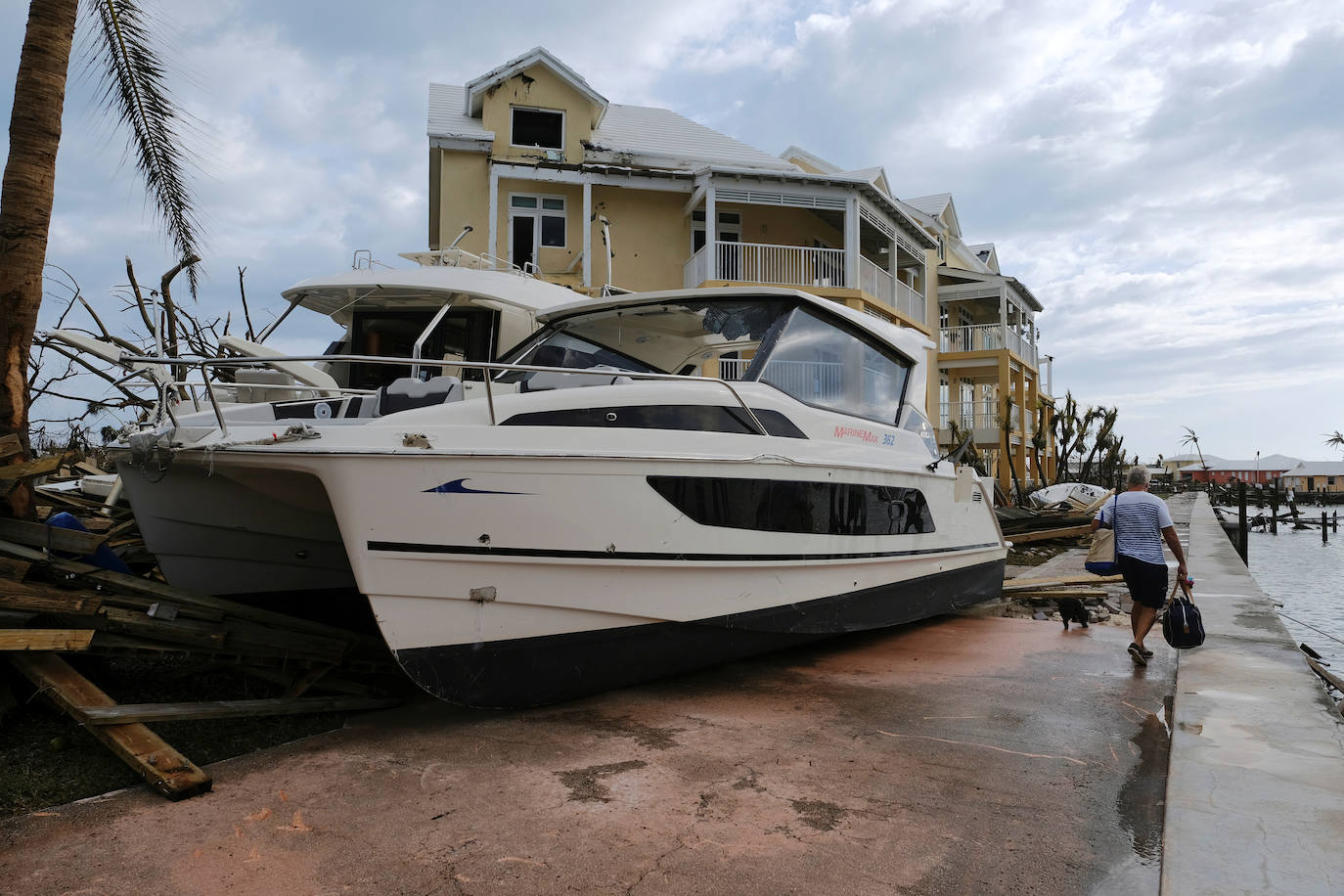 Fotos: Huracán Dorian deja al menos 20 muertos, desvasta Bahamas y hay 70.000 personas necesitan ayuda inmediata
