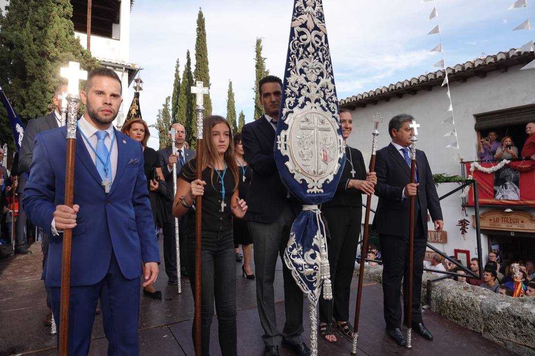 Así ha sido el recorrido de la Virgen de la Aurora por las calles de Granada
