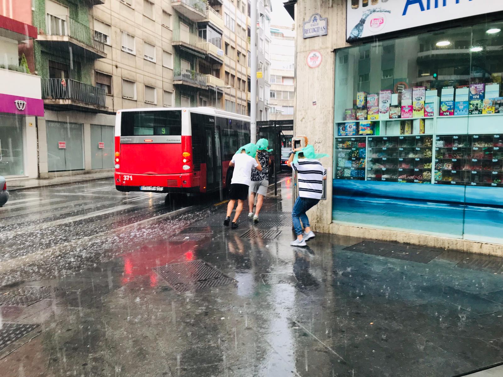 El aviso amarillo de Meteorología está activo entre las 12.00 y las 21.00 hora de este sábado