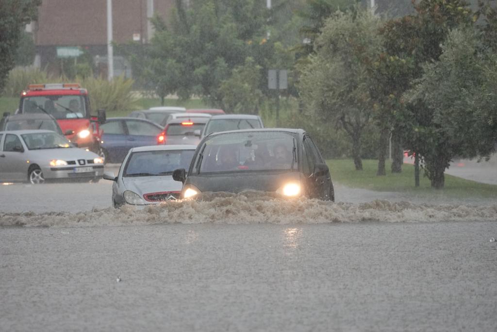 Fotos: Una gran tormenta inunda Granada y deja más de 150 incidencias