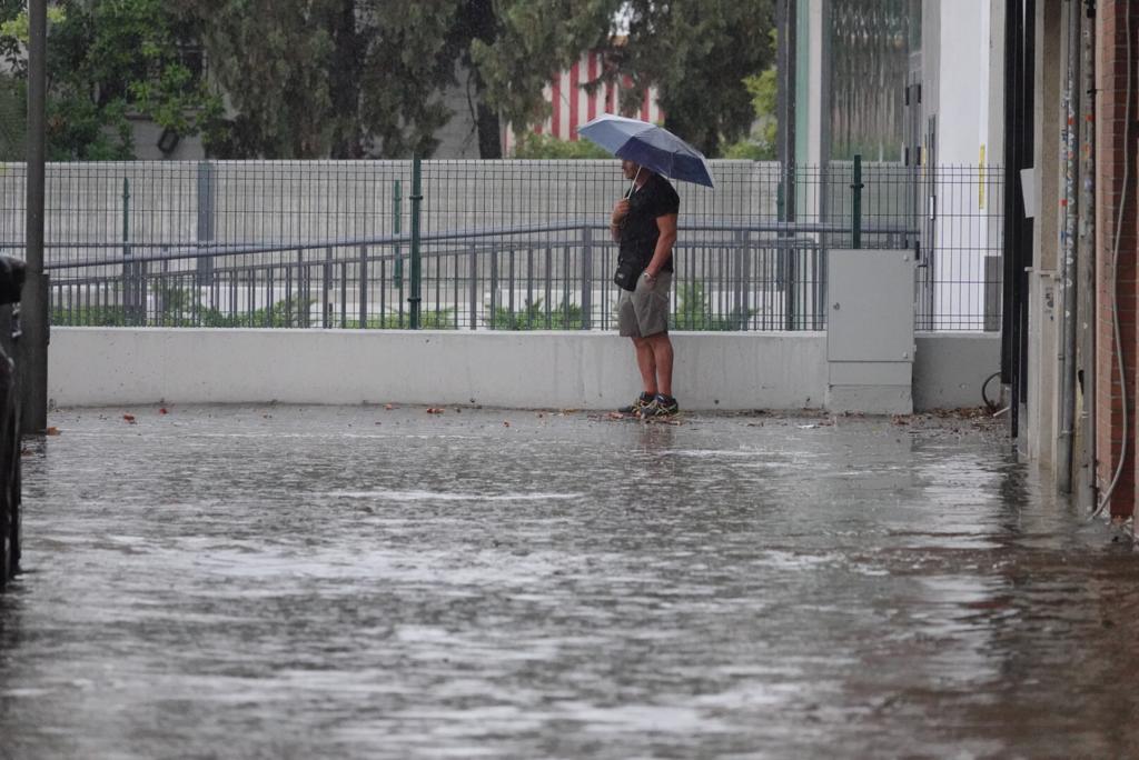 Fotos: Una gran tormenta inunda Granada y deja más de 150 incidencias