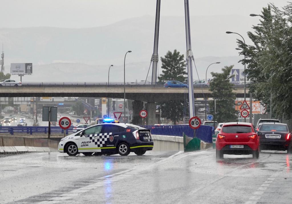 Fotos: Una gran tormenta inunda Granada y deja más de 150 incidencias