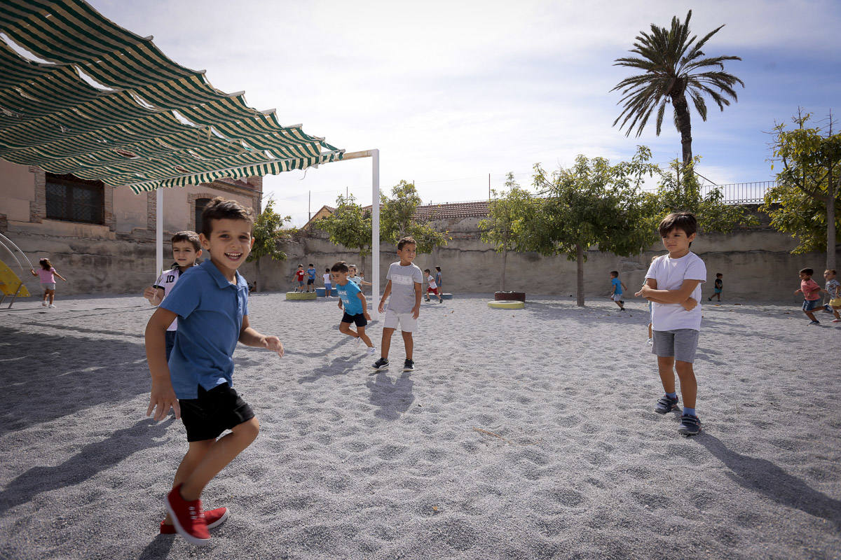 Miles de pequeños de la capital y la provincia han regresado este martes a las aulas para el curso académico 2019/2020 