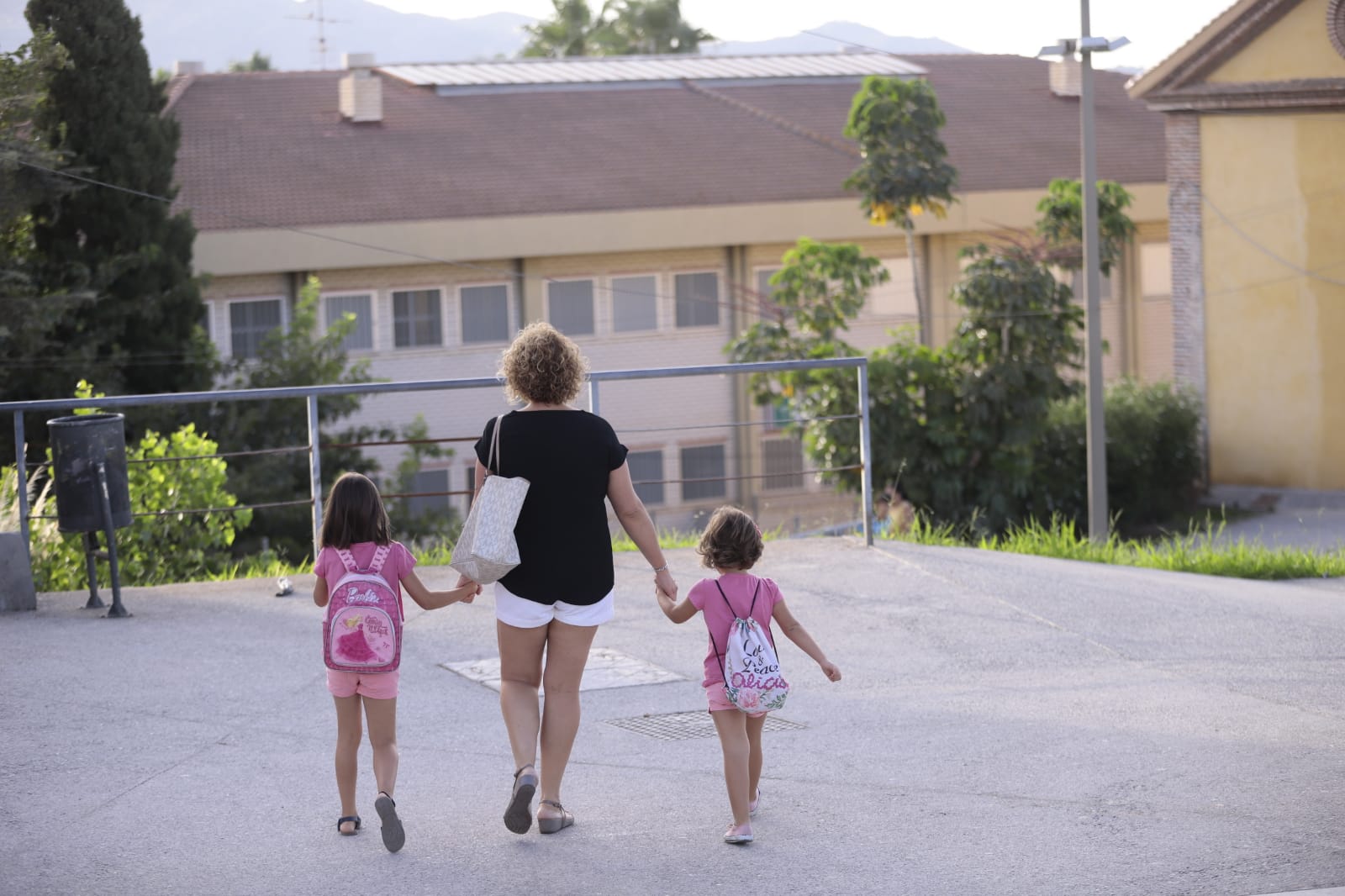 Miles de pequeños de la capital y la provincia han regresado este martes a las aulas para el curso académico 2019/2020 