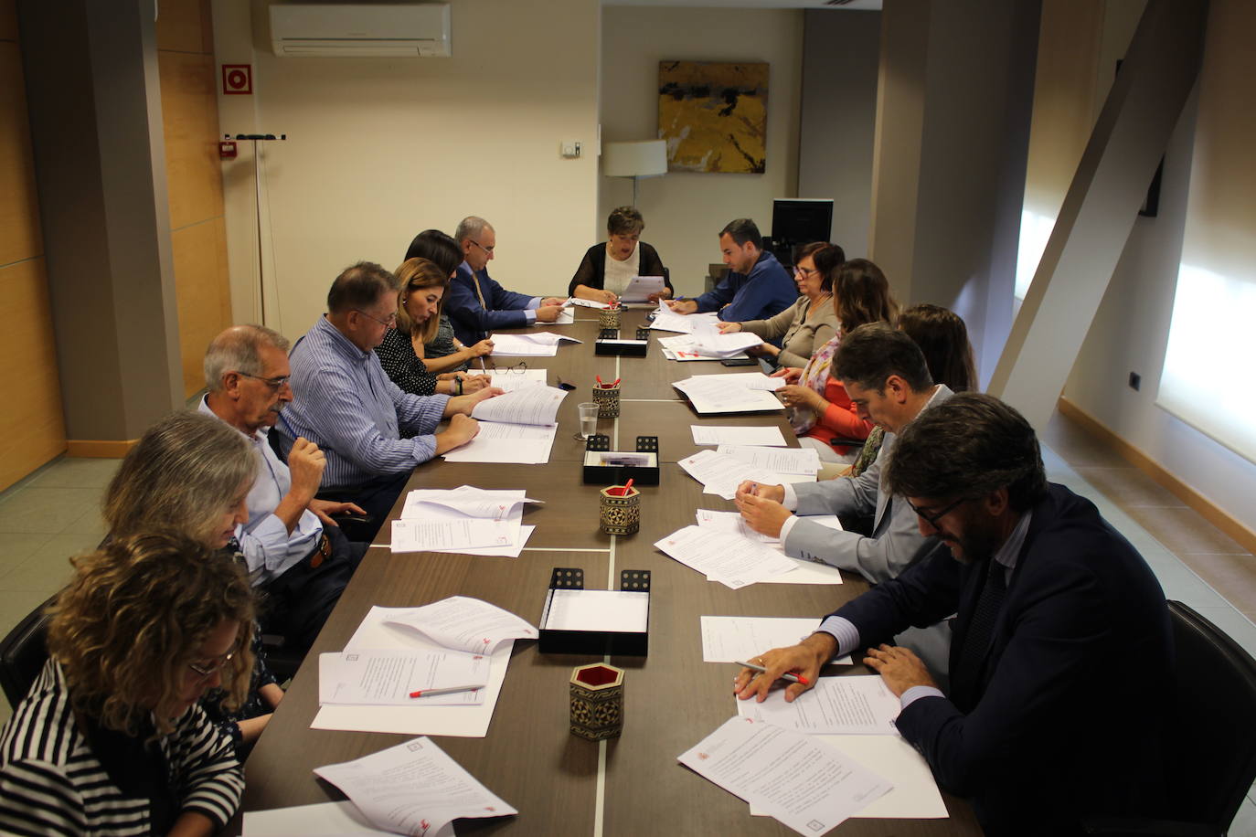 Representantes del Instituto Nacional de la Seguridad Social, Inspección de Trbajo, Servicio jurídico de la administracion de la Seguridad Social, sindicatos y empresarios esta mañana en la constitución del nuevo observatorio de Granada. 