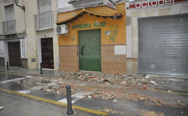 Baza acumula 44 litros de agua durante la madrugada