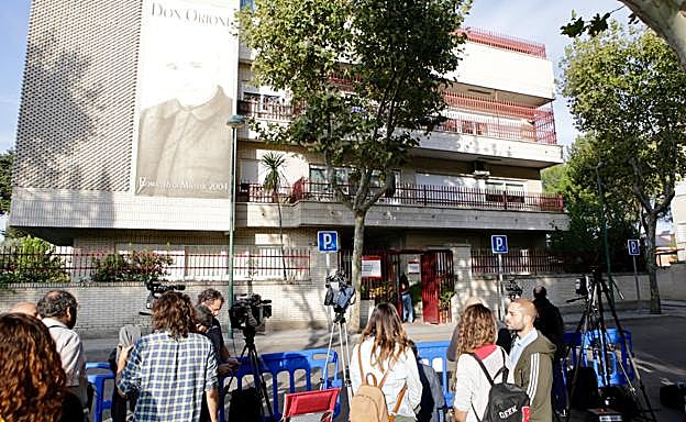 Imagen de la puerta del centro Don Orione antes de la llegada de Urdangarin. 