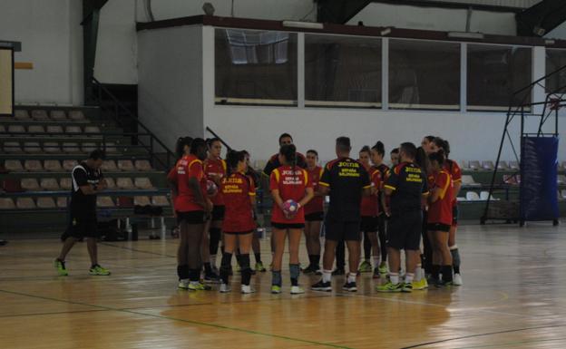 El Pabellón Rafael Florido acoge los entrenamientos de las 'Guerreras'