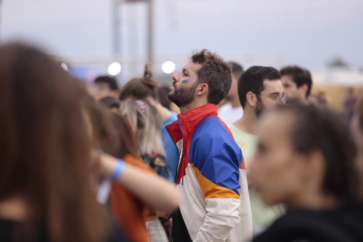 El festival con el que 'acaba el verano' reúne a miles de personas en el Cortijo del Conde de Granada 