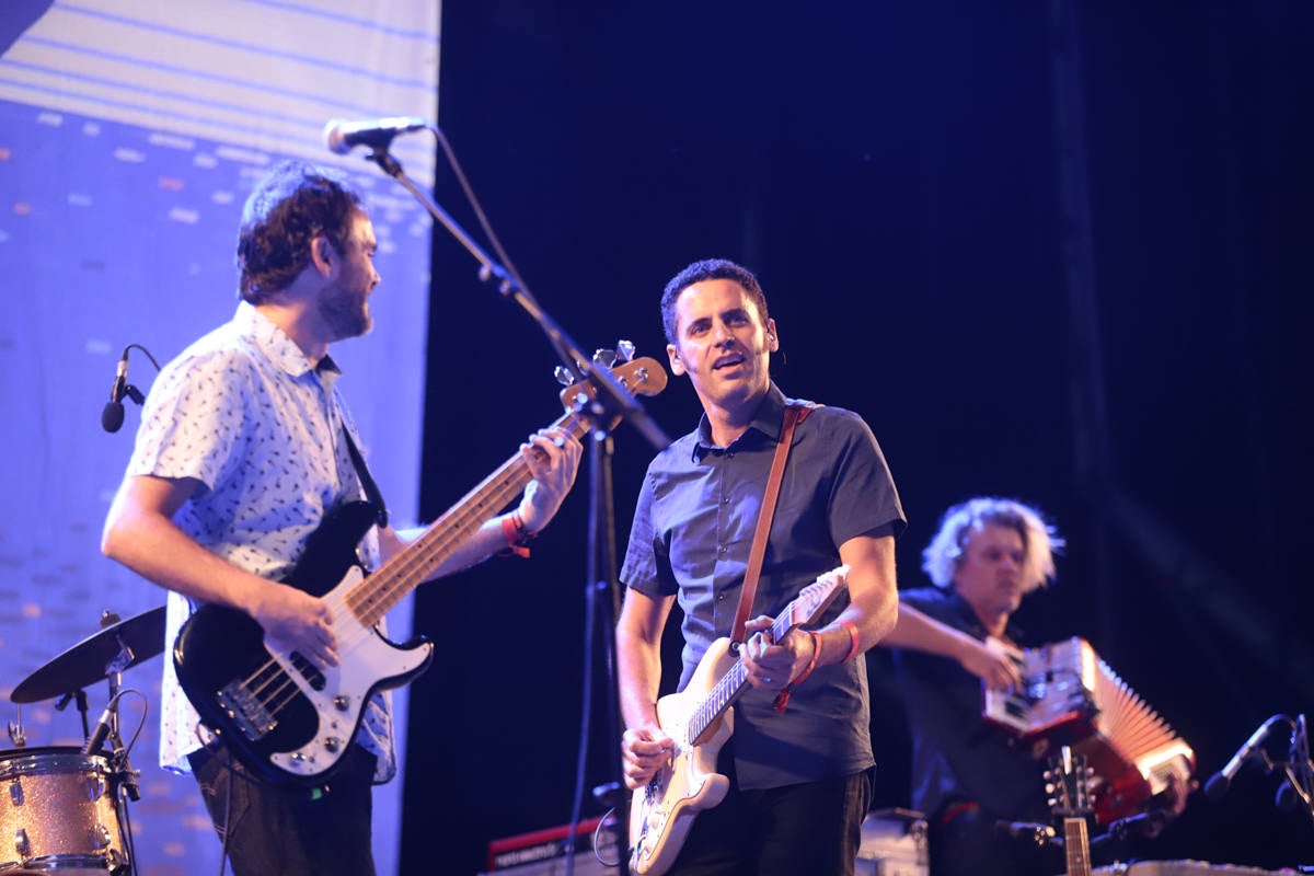 El festival con el que 'acaba el verano' reúne a miles de personas en el Cortijo del Conde de Granada 