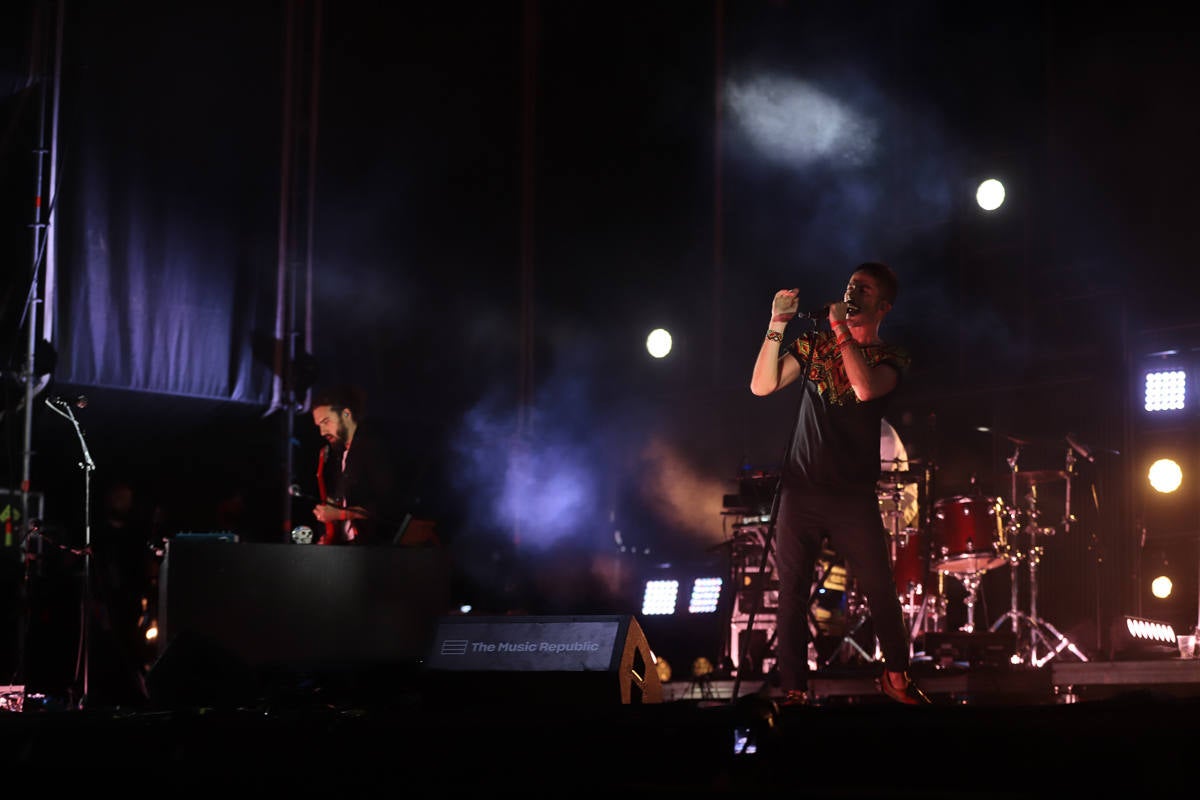 El festival con el que 'acaba el verano' reúne a miles de personas en el Cortijo del Conde de Granada 