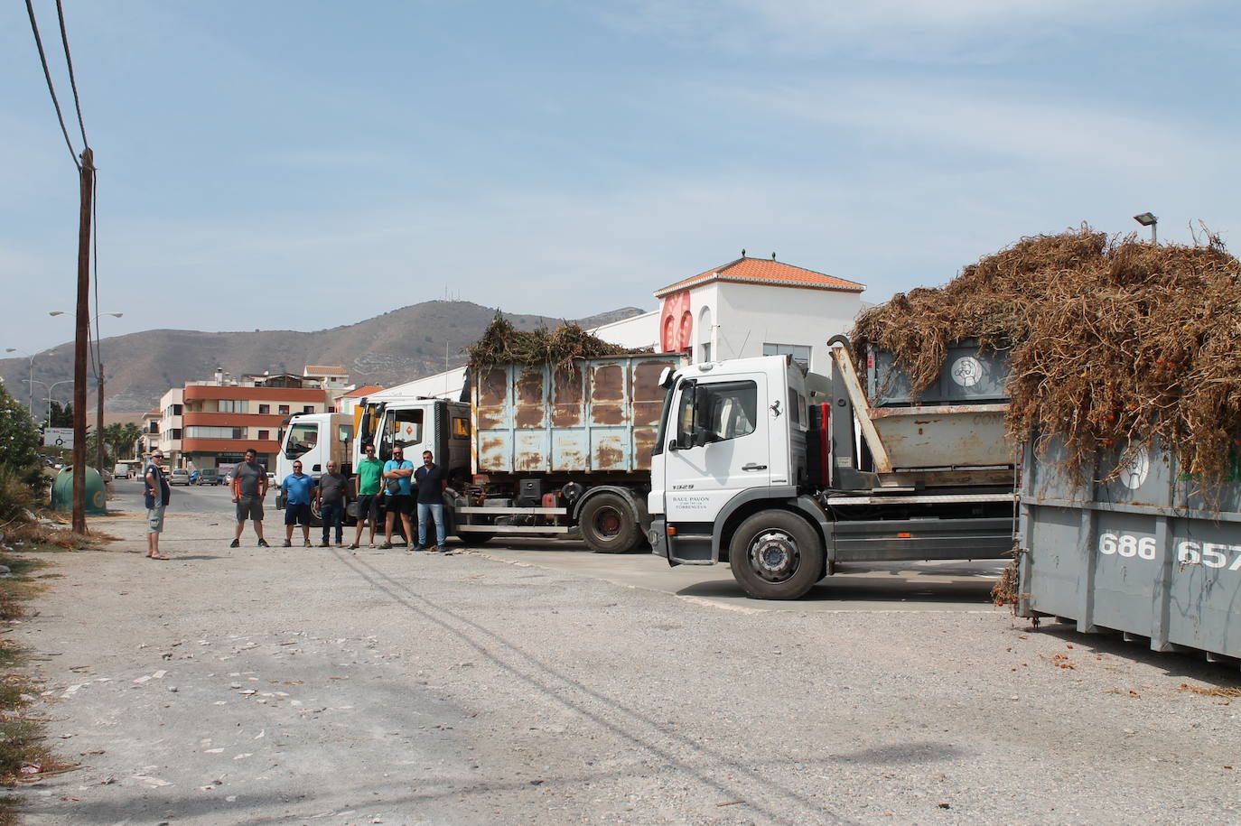 El cierre de la planta de reciclaje de Motril tras sufrir dos incendios está provocando una «parálisis» en el sector agrícola 