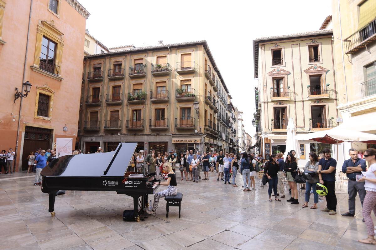 Estos instrumentos están ubicados en siete plazas emblemáticas de la ciudad, haciendo que la ciudad suene mejor