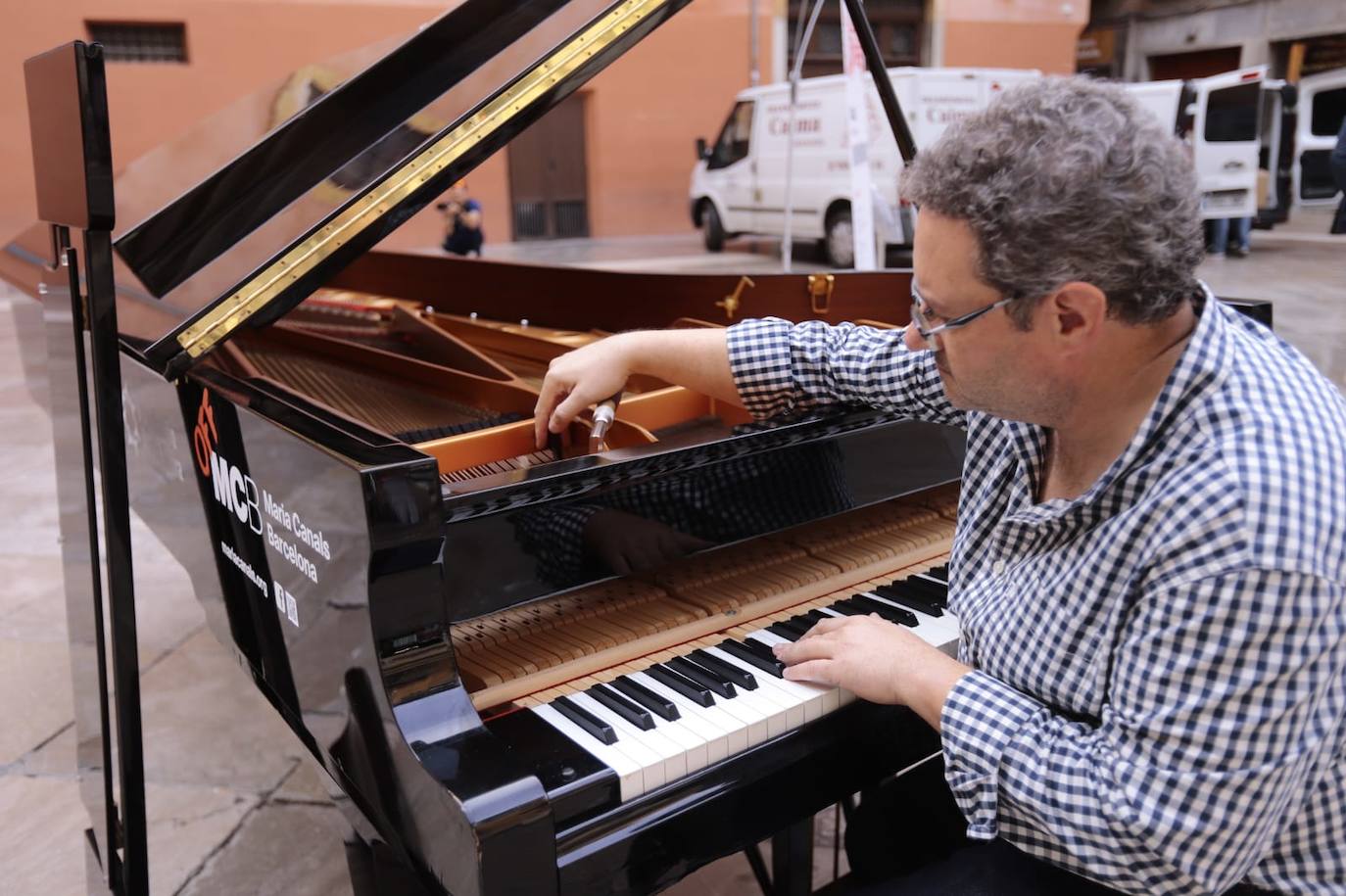 Estos instrumentos están ubicados en siete plazas emblemáticas de la ciudad, haciendo que la ciudad suene mejor